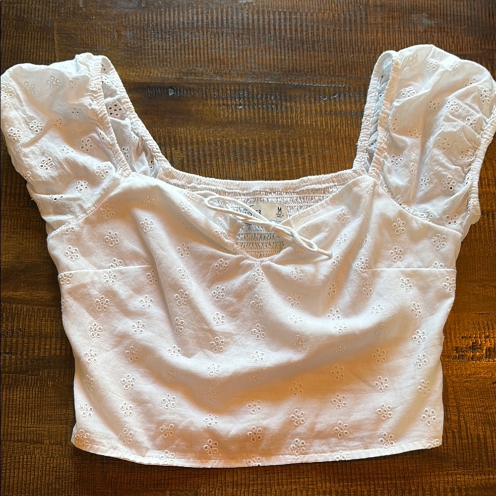 Hollister White Puff Sleeve Crop Top